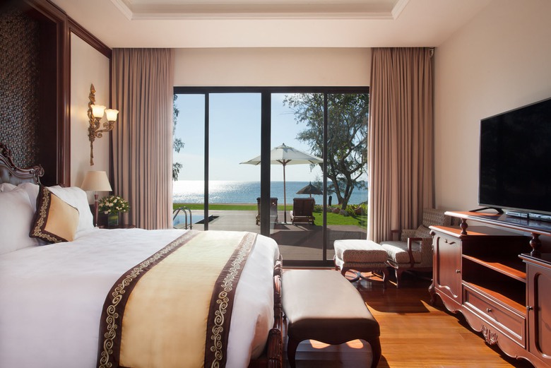 Nội thất sang trọng của biệt thự Vinpearl Premium Ph&uacute; Quốc .jpg