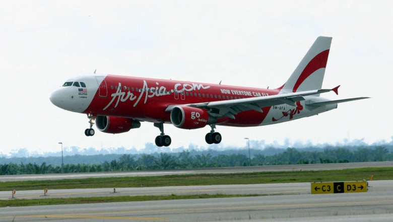 Một m&aacute;y bay của h&atilde;ng h&agrave;ng kh&ocirc;ng gi&aacute; rẻ Air Asia