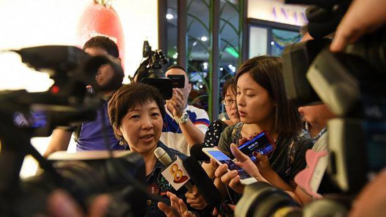 Th&acirc;n nh&acirc;n h&agrave;nh kh&aacute;ch tr&ecirc;n chuyến bay mất t&iacute;ch trong v&ograve;ng v&acirc;y b&aacute;o ch&iacute;