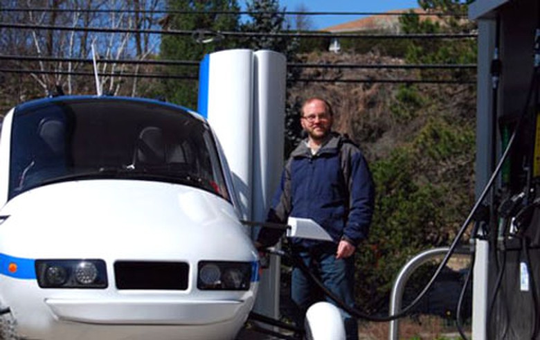 Transition chứa được 86 l&iacute;t xăng v&agrave; ti&ecirc;u tốn 5 l&iacute;t/giờ bay c&ugrave;ng 6.75 l&iacute;t/100 km khi đi tr&ecirc;n cạn