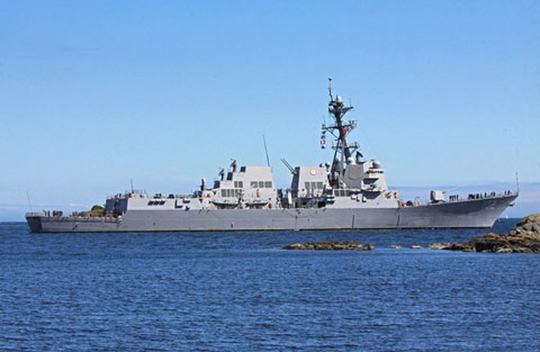 USS Sampson (DDG-102) từng tham gia cuộc tập trận RIMPAC v&agrave;o năm 2010 v&agrave; 2014, tham gia tập trận CARAT 2012 với Hải qu&acirc;n Singapore tại Biển Đ&ocirc;ng. H&igrave;nh ảnh USS Sampson cũng từng xuất hiện trong bộ phim 