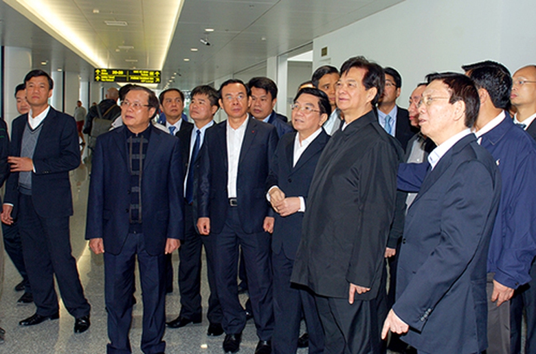 Thủ tướng vui mừng v&agrave; đ&aacute;nh gi&aacute; cao cụm c&aacute;c dự &aacute;n giao th&ocirc;ng cửa ng&otilde; ph&iacute;a Bắc Thủ đ&ocirc;