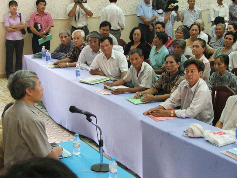 Tăng cường tiếp d&acirc;n, giải quyết khiếu nại, tố c&aacute;o từ cơ sở sẽ hạn chế c&aacute;c vụ khiếu kiện đ&ocirc;ng người - ảnh minh họa (internet)