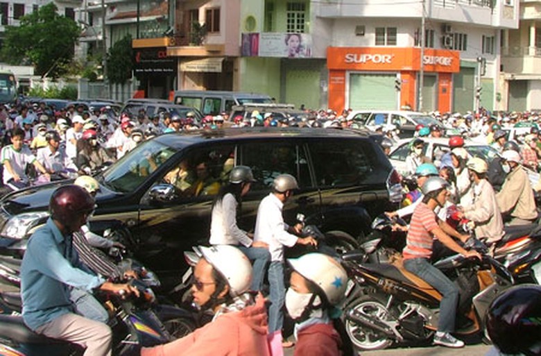 Tắc đường ở TP HCM do lượng phương tiện c&aacute; nh&acirc;n qu&aacute; lớnẢnh: Kh&aacute;nh H&agrave;