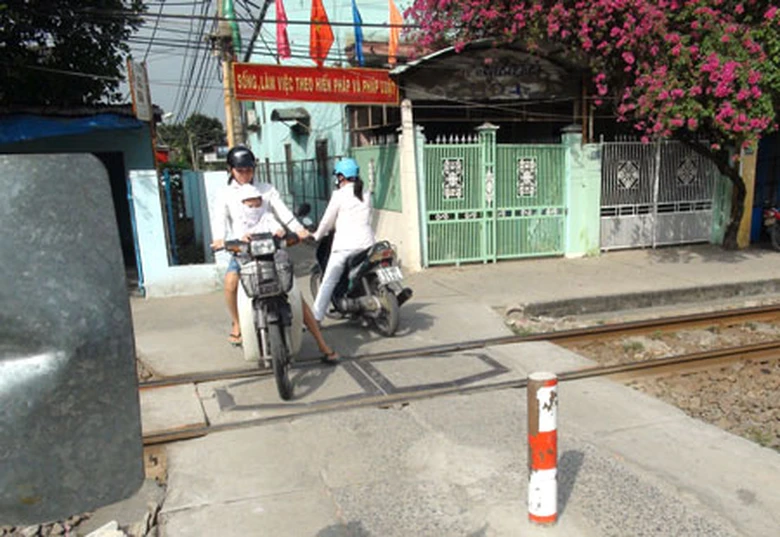 Những đường ngang nguy hiểm cần được bố tr&iacute; lại hợp l&yacute; để bảo đảm ATGTẢnh: Đ.N