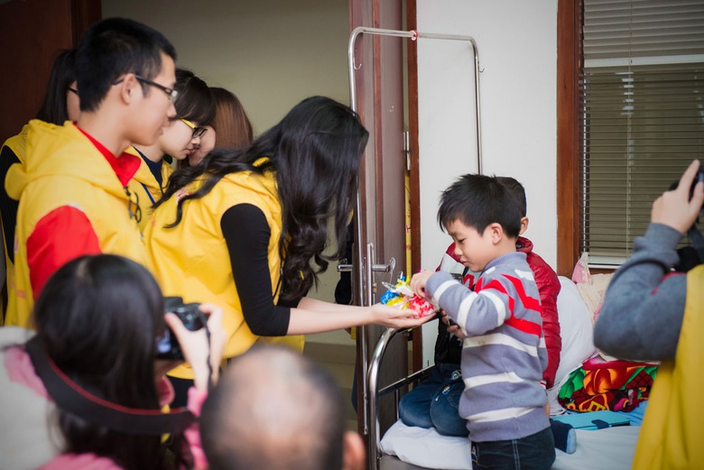 Nguyễn Thị Loan mong rằng, với sự g&oacute;p sức nhỏ b&eacute; của m&igrave;nh v&agrave; c&aacute;c t&igrave;nh nguyện vi&ecirc;n, chương tr&igrave;nh hiến m&aacute;u ch&iacute;nh thức v&agrave;o ng&agrave;y 17/1 tới tại Học viện B&aacute;o ch&iacute; v&agrave; Tuy&ecirc;n Truyền, Hội thanh ni&ecirc;n t&igrave;nh nguyện hiến m&aacute;u H&agrave; Nội v&agrave; Viện Huyết học- Truyền m&aacute;u Trung Ương sẽ diễn ra th&agrave;nh c&ocirc;ng tốt đẹp, tạo tiền đề cho những năm kế tiếp.