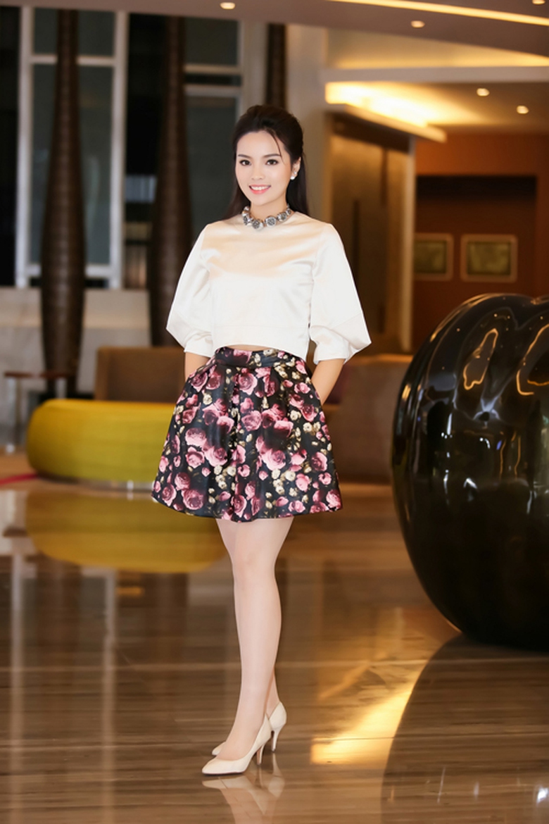 C&ugrave;ng với đ&oacute;, Kỳ Duy&ecirc;n cũng đắt show sự kiện hơn bao giờ hết