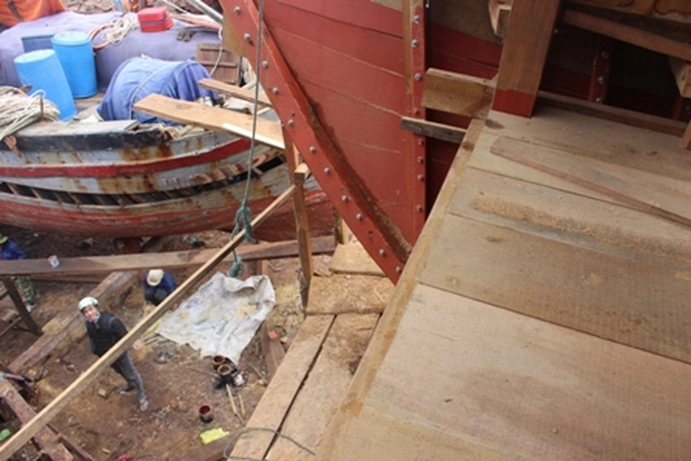 Ph&acirc;̀n lái chi&ecirc;́c &ldquo;tàu 67&rdquo; của ngư d&acirc;n Chinh trong trong quá trình hoàn thi&ecirc;̣n