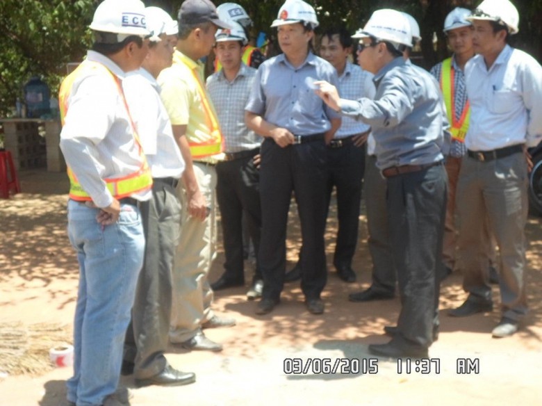Lãnh đạo Ban QLDA kiểm tra hiện trường