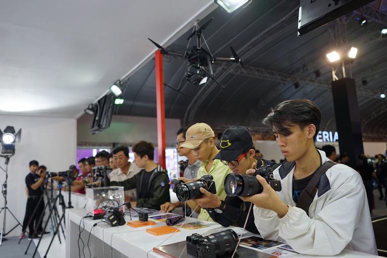 H&igrave;nh 14 - Trải nghiệm d&ograve;ng m&aacute;y ảnh Alpha 9