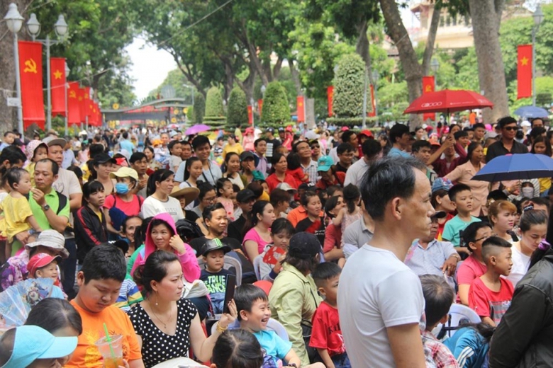 nguoi-dan-chen-nhau-ngat-tho-o-thao-cam-vien-choi-