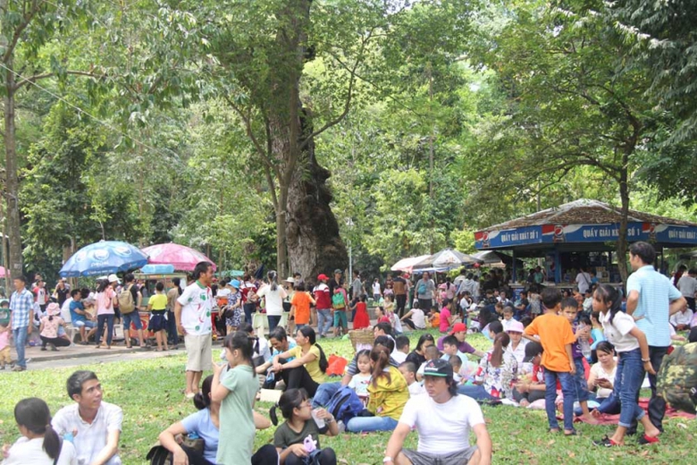 nguoi-dan-chen-nhau-ngat-tho-o-thao-cam-vien-choi-