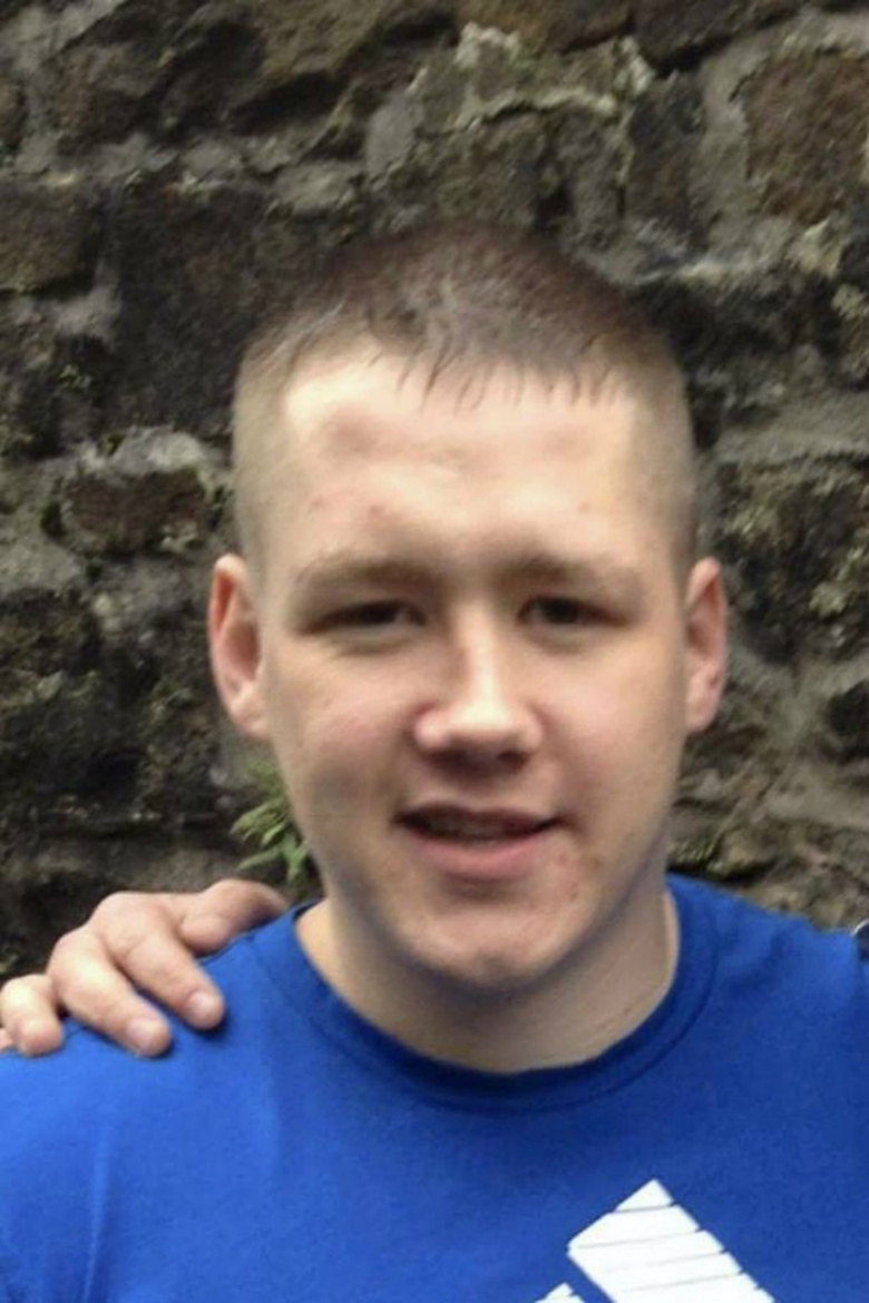 Searson đ&atilde; bị đ&acirc;m chết bởi ch&iacute;nh bạn g&aacute;i của m&igrave;nh