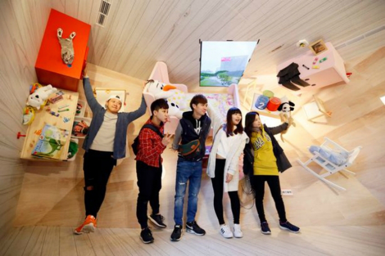 Đồ đạc đung đưa trong c&aacute;c căn ph&ograve;n