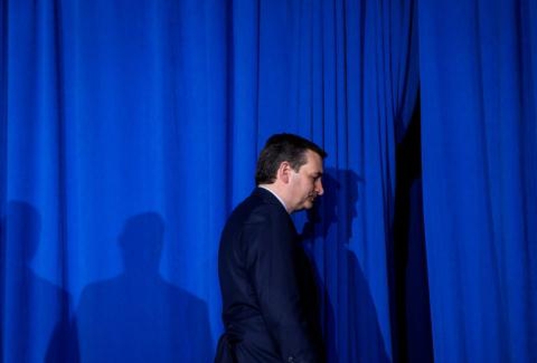 doi-thu-bo-cuoc-donald-trump-lam-dai-dien-dang-con