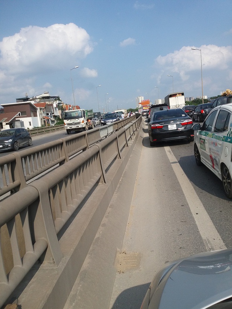 li&ecirc;n tuyền ph&aacute;p v&acirc;n