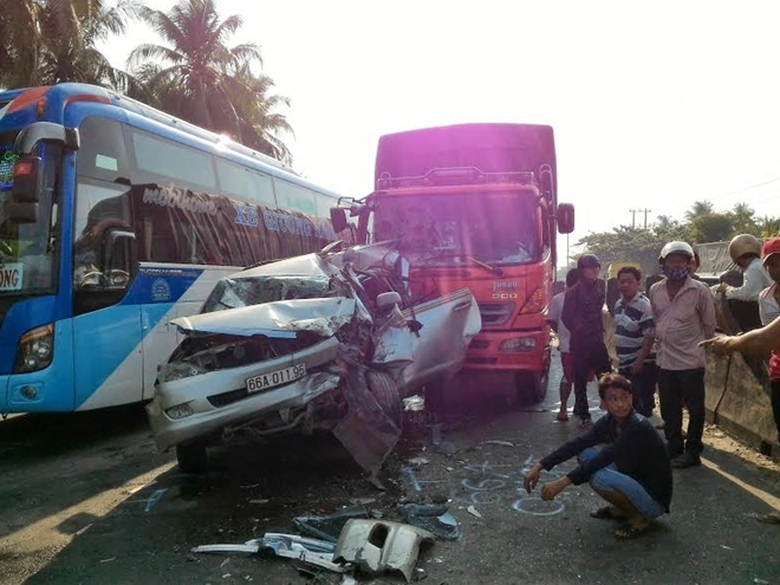 &ocirc; t&ocirc; n&aacute;t