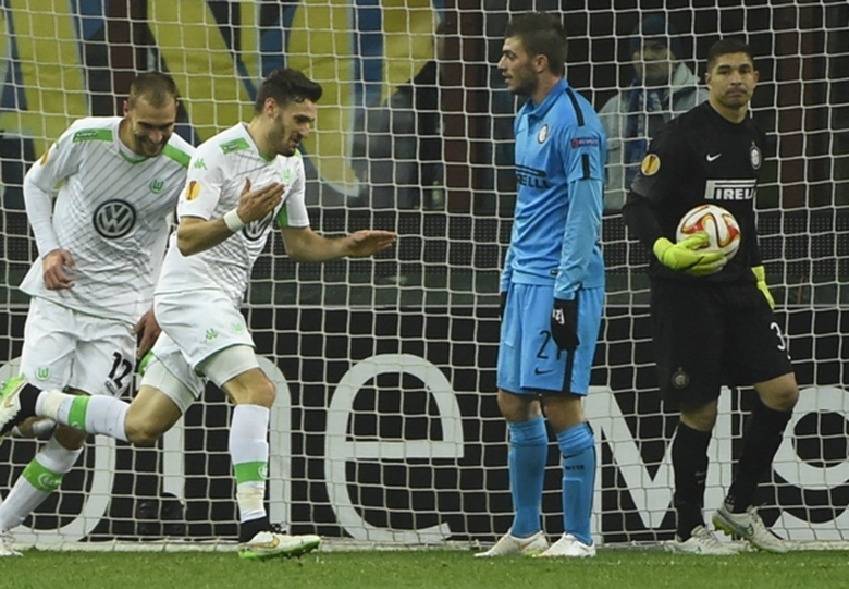 Inter thất bại tủi nhục tr&ecirc;n s&acirc;n nh&agrave;