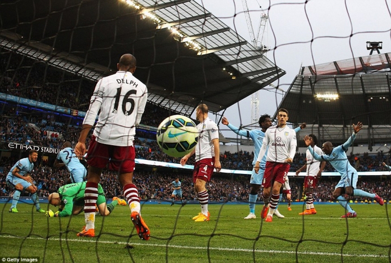 Man City vượt qua Aston Villa đầy kịch t&iacute;nh