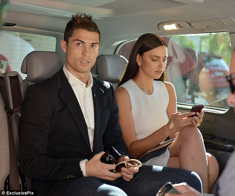 Ronaldo v&agrave; Irina Shayk thủa c&ograve;n mặn nồng