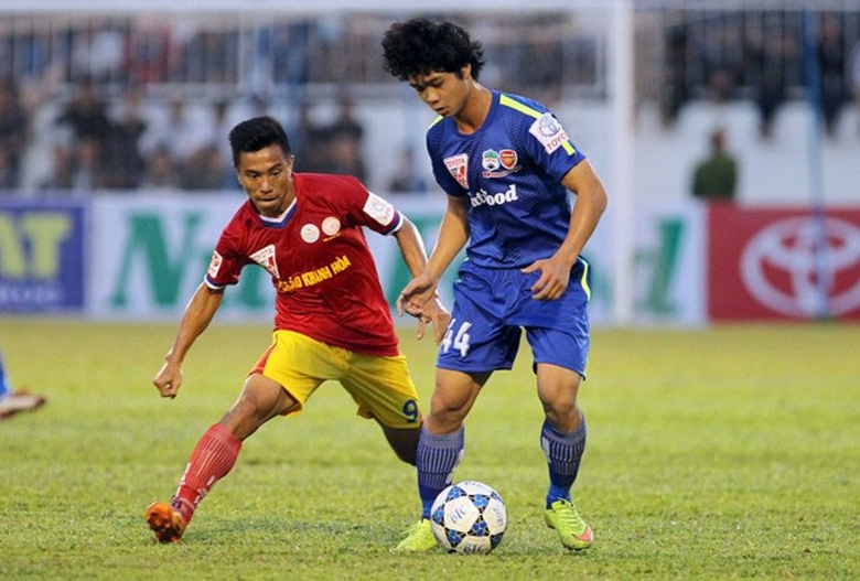 C&ocirc;ng Phượng trong m&agrave;u &aacute;o HAGL tại V-League