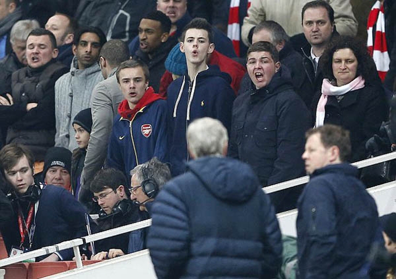 wenger-gia-han-ho-dong