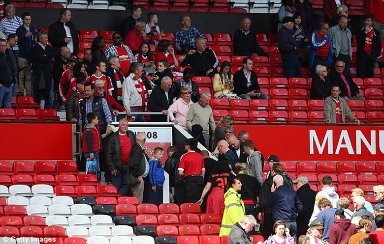 san-old-trafford-nghi-co-bom1