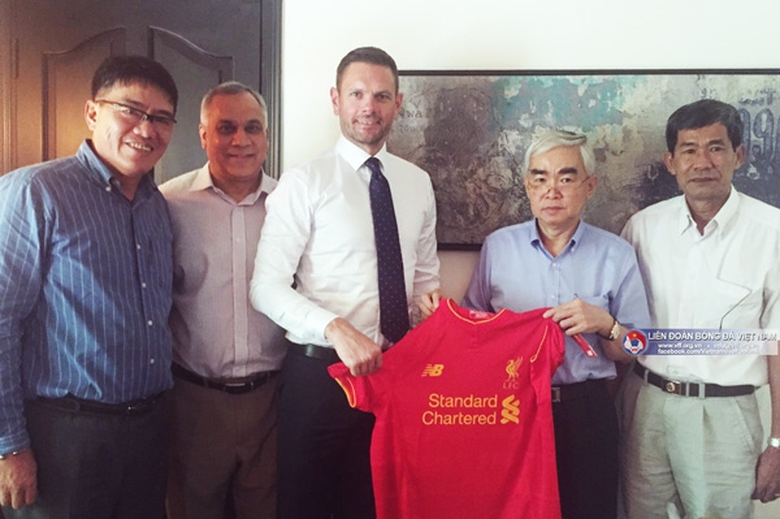 liverpool-sang-viet-nam-du-dau1