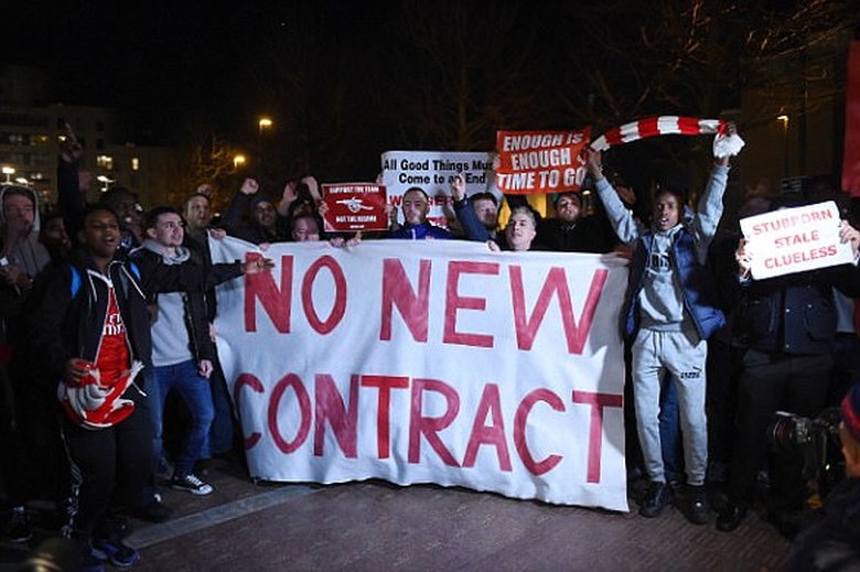 cdv-arsenal-doi-duoi-wenger3