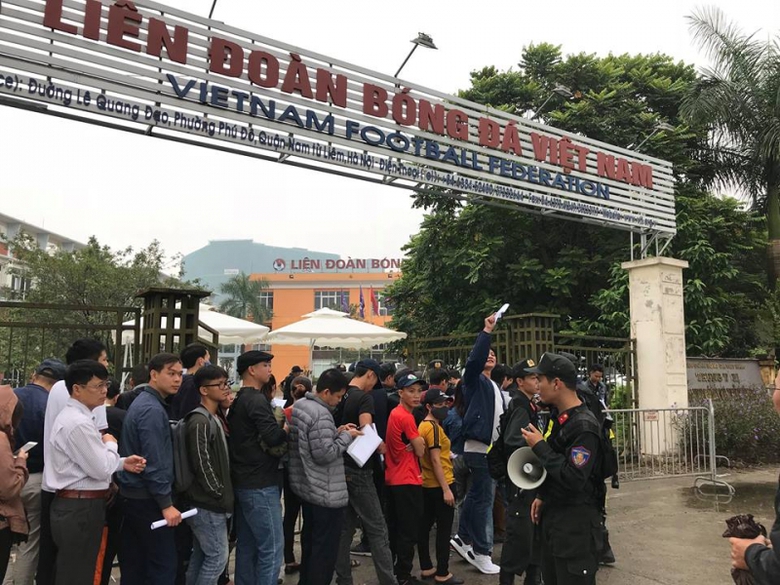 mua-ve-viet-nam-malaysia1