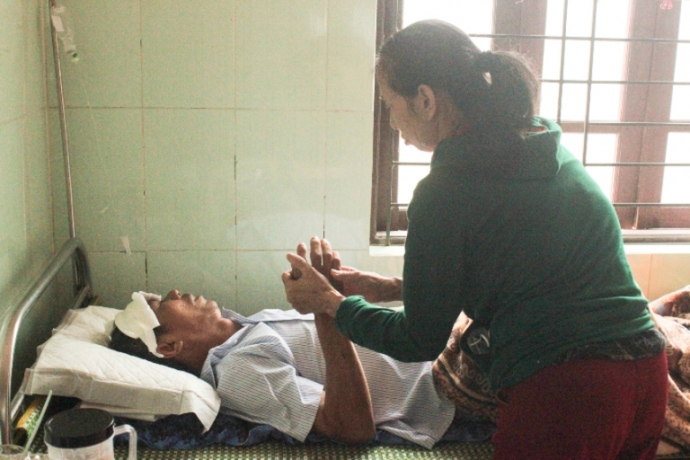 1 Hiện sức khỏe của &ocirc;ng B&igrave;nh đ&atilde; qua cơn nguy kịch,