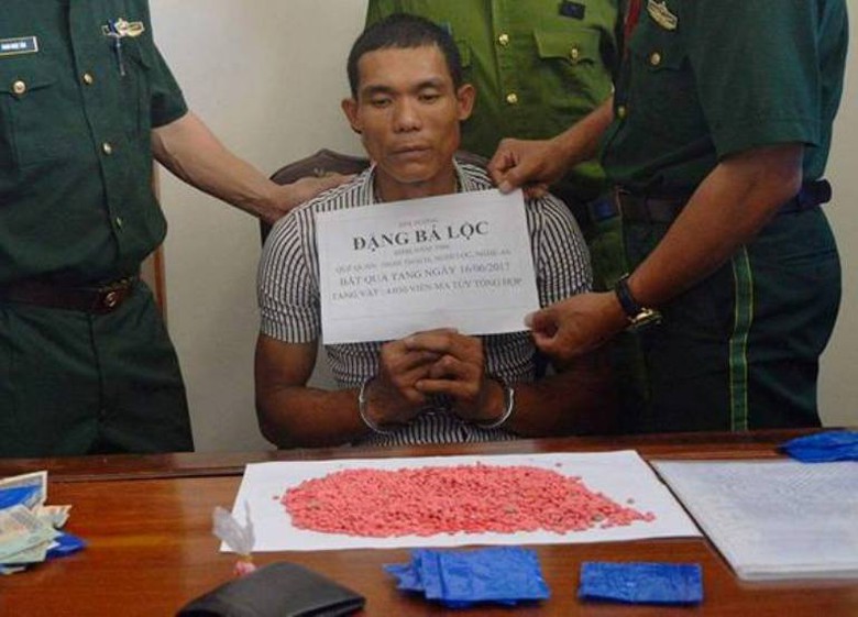 Đ&oacute;i tượng đặng b&aacute; lộc