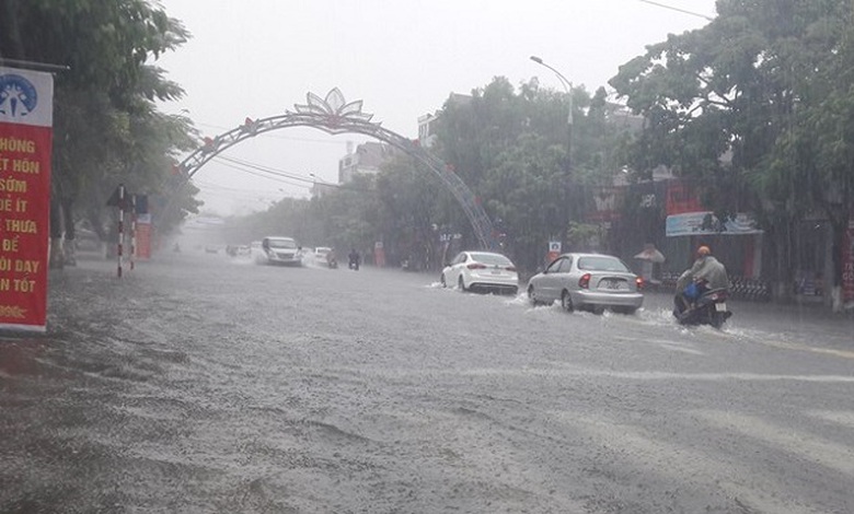 phan đ&igrave;nh ph&ugrave;ng