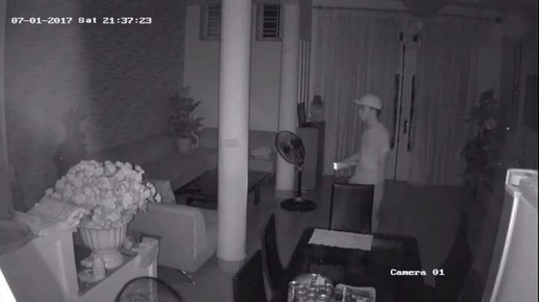 T&ecirc;n trộm sa lưới nhờ chủ nh&agrave; lắp camera an ninh.