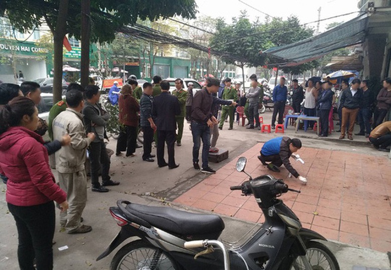 Lực lượng chức năng kh&aacute;m nghiệm