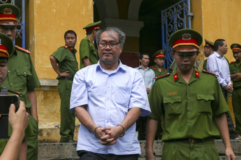 Phạm C&ocirc;ng Danh tại phi&ecirc;n t&ograve;a s&aacute;ng nay