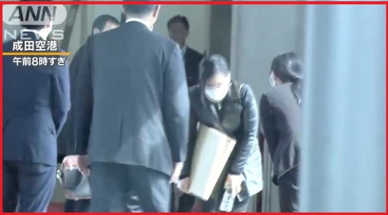 thi the be le thi nhat linh ve nuoc