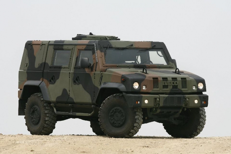 LAND_Iveco_Panther-LMV_Basic_lg