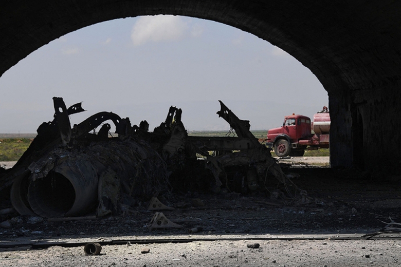 can cu khong quan syria bi tan cong _chum anh_4