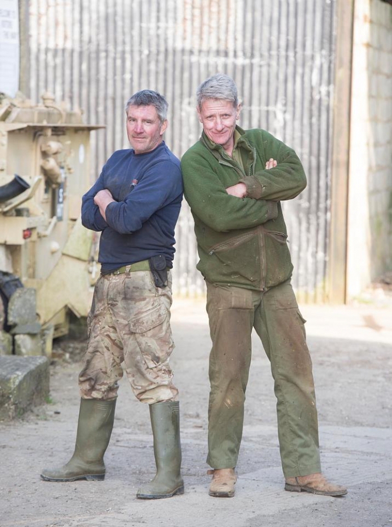 phta hien vang trong xe tang _6