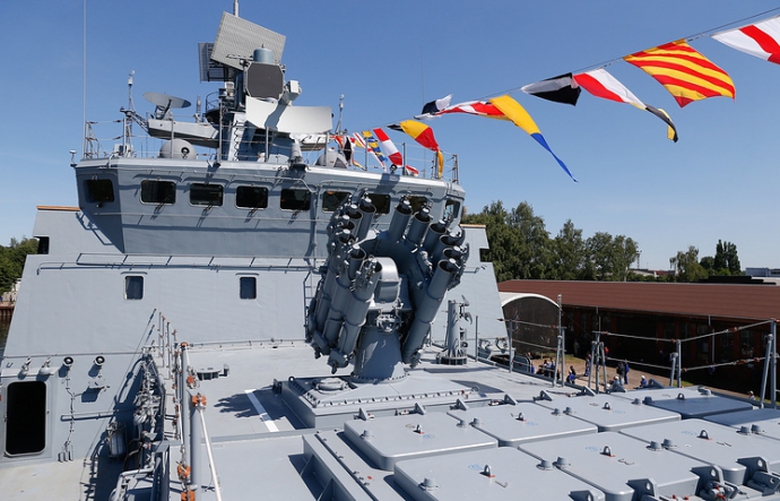 Hầm ph&oacute;ng t&ecirc;n lửa tr&ecirc;n một chiến hạm mới của Hải q