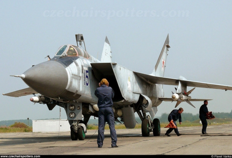 Một chiếc MiG-31 c&oacute; gi&aacute; trị khoảng 57 triệu USD
