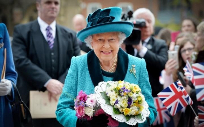 Nữ ho&agrave;ng Anh Elizabeth II.