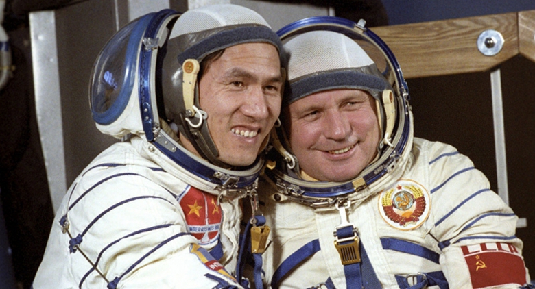 Nh&agrave; du h&agrave;nh vũ trụ Viktor Gorbatko 0