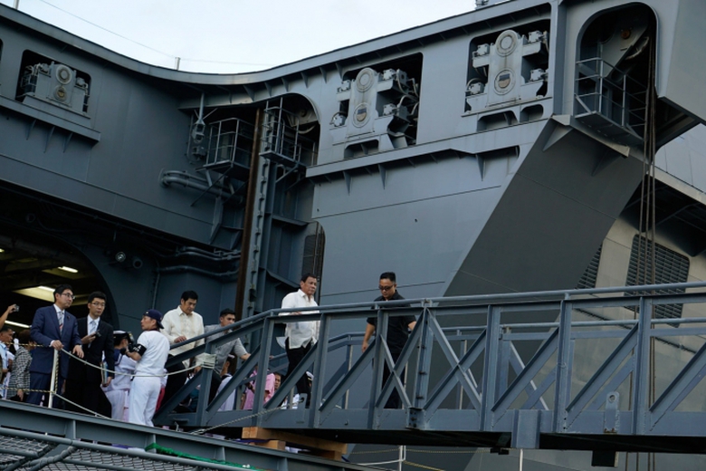 duterte-visits-japan-warship-js-izumo-june-4-2017-