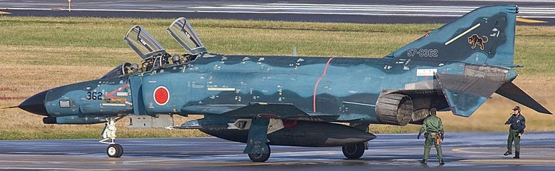 M&aacute;y bay F-4 của Kh&ocirc;ng qu&acirc;n Nhật Bản