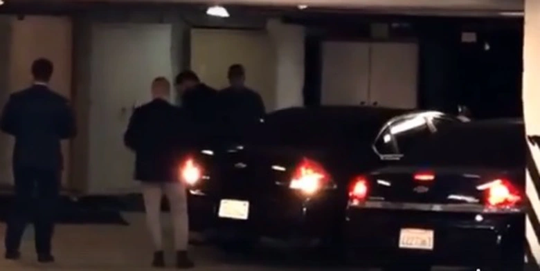 Nh&acirc;n vi&ecirc;n Mũ lục so&aacute;t cơ sở ngoại giao Nga