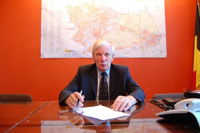 Thị trưởng th&agrave;nh phố Mouscron - &ocirc;ng Alfred Gadenne