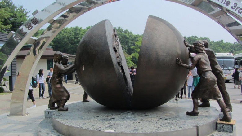 Khu phi qu&acirc;n sự gi&aacute;p bi&ecirc;n giới li&ecirc;n Triều