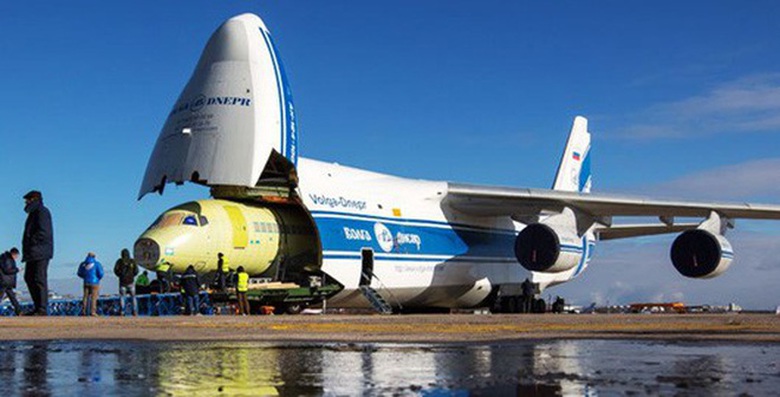 M&aacute;y bay Antonov An-124 Ruslan